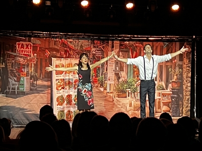 Th&eacute;atre "Fromage de Ch&egrave;vre sauce Tha&iuml;"