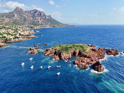 Rando kayak dans les calanques de l'Est&eacute;rel
