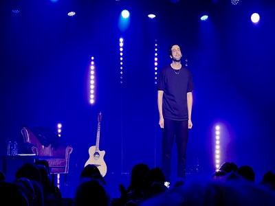 Spectacle seul en sc&egrave;ne de Max BOUBLIL au Colbert