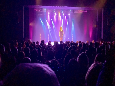 Soir&eacute;e caf&eacute;-th&eacute;&acirc;tre au Colbert avec Constance