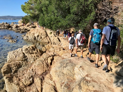 Randonn&eacute;e sur le sentier du littoral au Lavandou